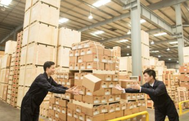 航空快遞中危險(xiǎn)品以及有些汽體、易燃物、易燃固體都是不能寄的